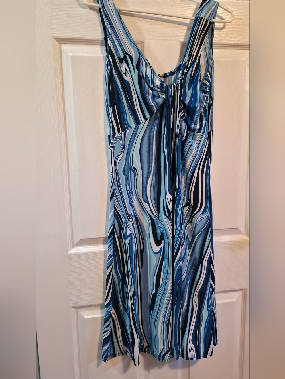 4/$67 Deal! Canadian Gilmour Blue Swirl Midi Dress